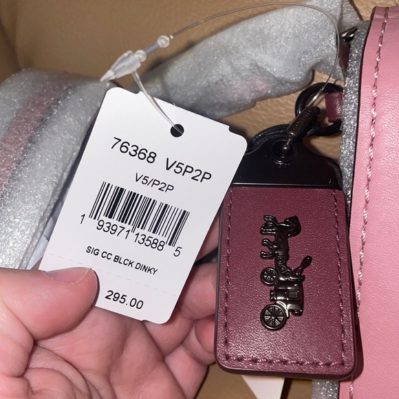 Coach Dinky - Picture 5 of 12